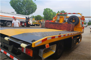 金湖附近拖车电话号码服务